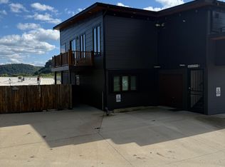 50 N 3rd St #2, Lansing, IA 52151