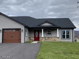 104 Red Tail Cir, Duncansville, PA 16635