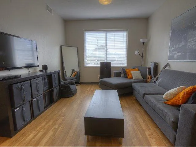 168 N 300 E — Photo 4