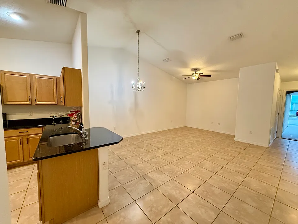 Kitchen/Living
