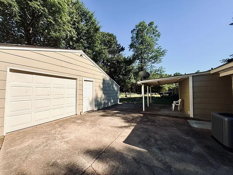 8082 Whitebrook Dr — Photo 13