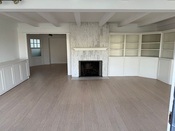 2nd image of 105 E Edgewater Ave #105
