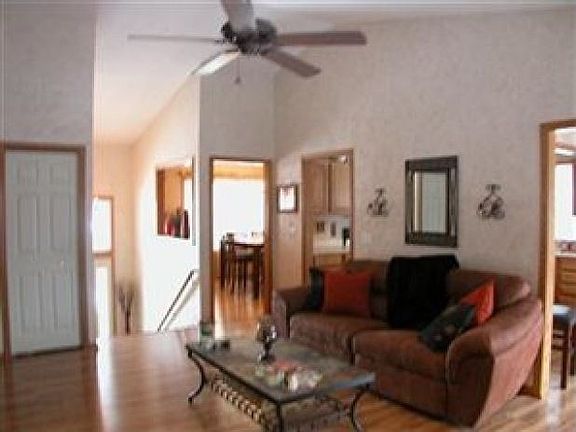 5th image of 761 Sturbridge Dr