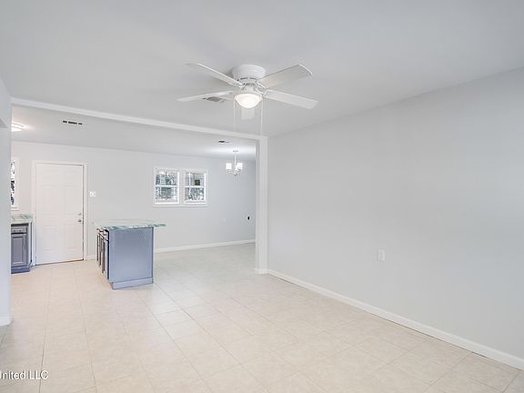 4th image of 3000 Brookwood Ave