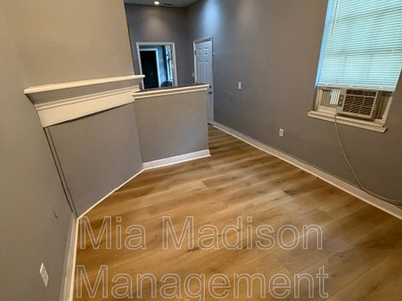 5th image of 723 W 42nd St APT B