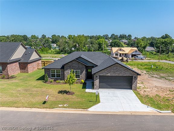 2nd image of 1020 Hunter Dr