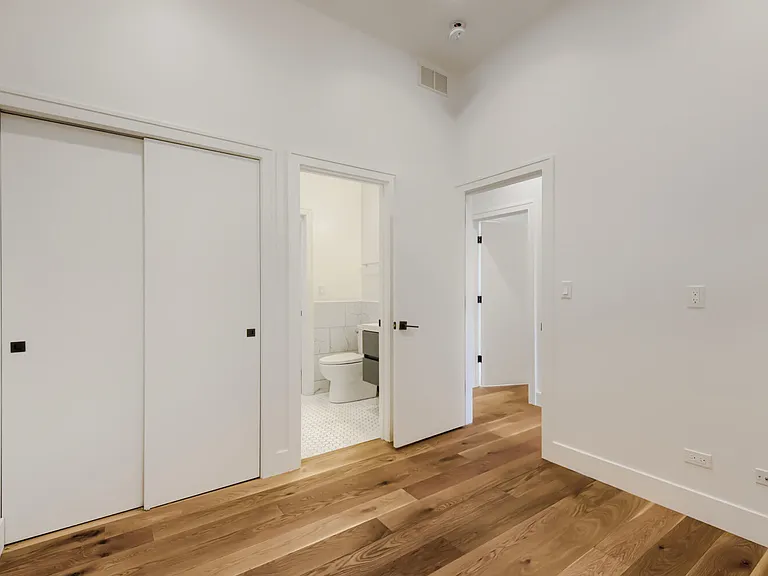 6740 N Sheridan Rd #2N — Photo 11