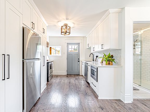 4th image of 425 English St