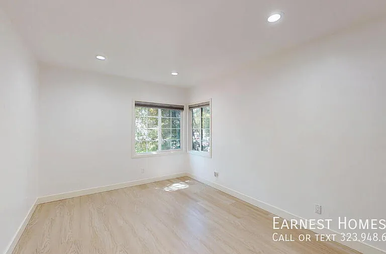 5844 Vesper Ave — Photo 14