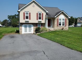 53 Hykes Rd E, Greencastle, PA 17225