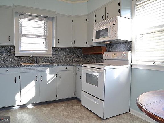 2nd image of 4957 Marietta Ave