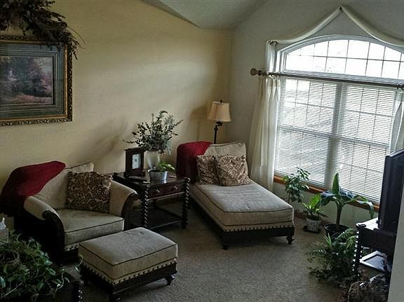 2nd image of 3062 Ramblewood St