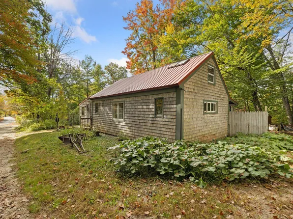 13 Tibbetts Hill Road, Brookfield, NH 03872