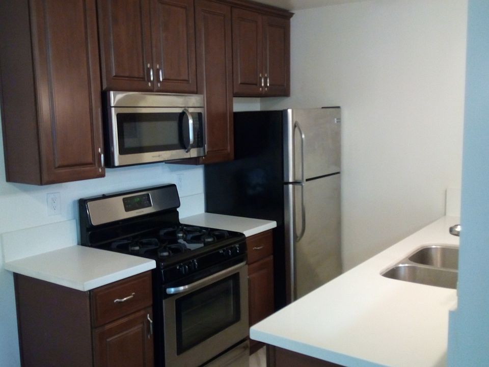 1st image of 1220 N Ogden Dr APT 1