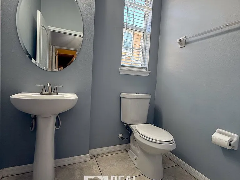 7624 Red Mill Cir — Photo 10