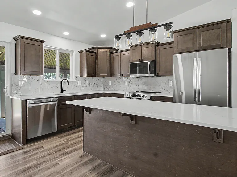 377 W 450 S — Photo 23