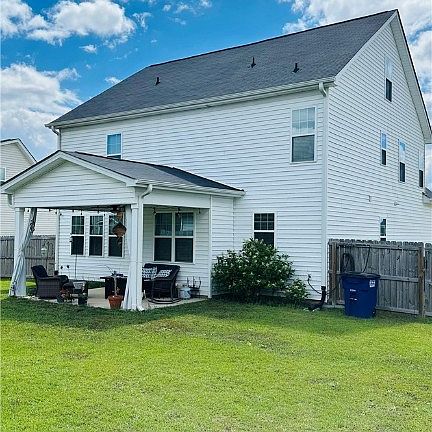 5th image of 414 Bedford Dr