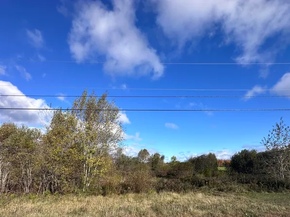 70 Bradbury Drive, Corinth, ME 04427