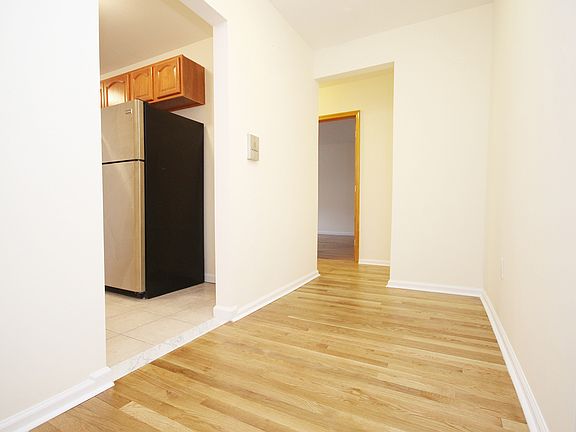 3rd image of 31-78 34th St #B2