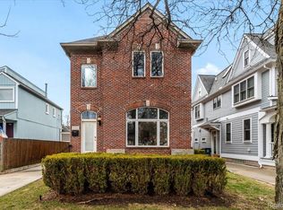 960 Davis Ave, Birmingham, MI 48009