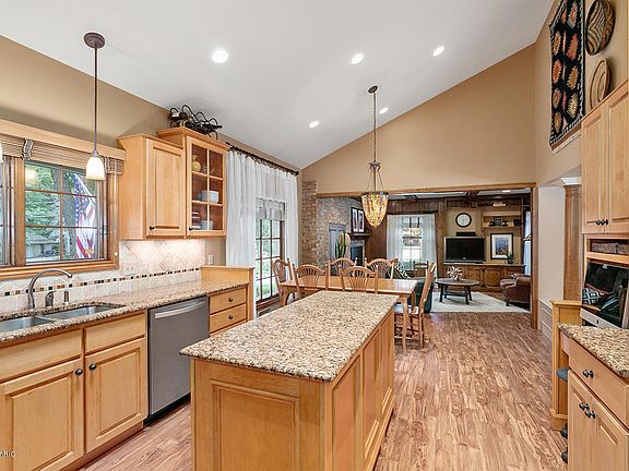 4th image of 1504 Blythe Dr NW