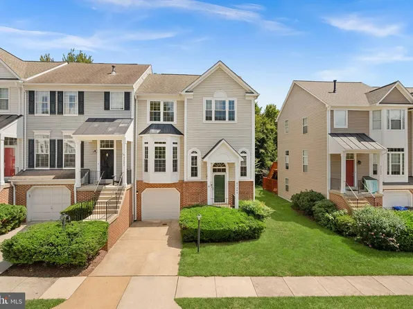 47684 Woolcott Sq, Sterling, VA 20165