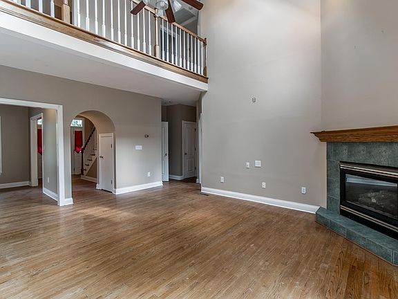 4th image of 102 Sterling Dr