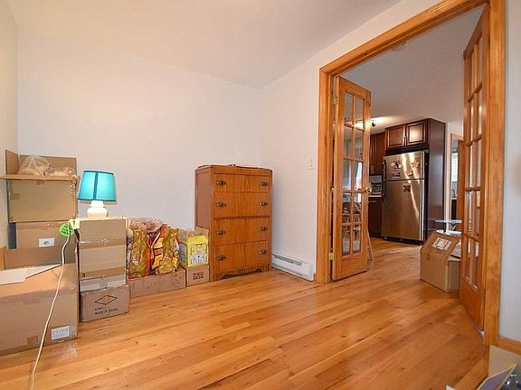 5th image of 211 E 4th St APT 3