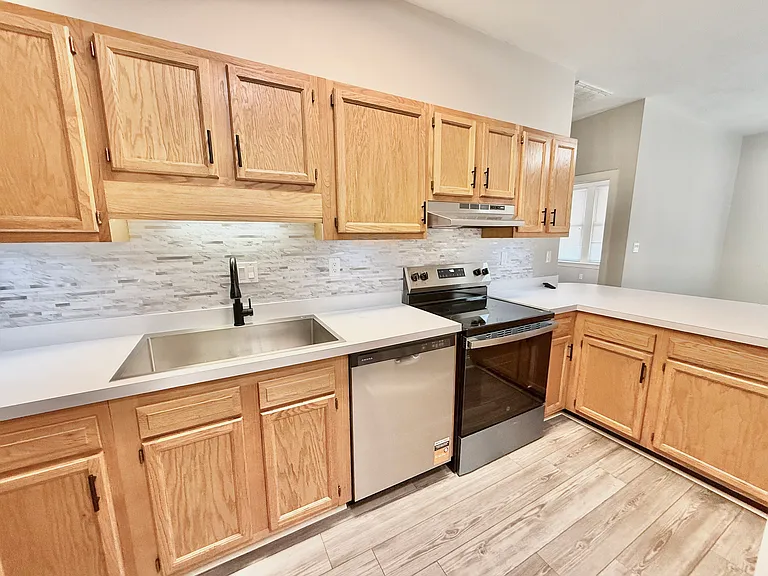 1736 Memorial Ave SW #B — Photo 3