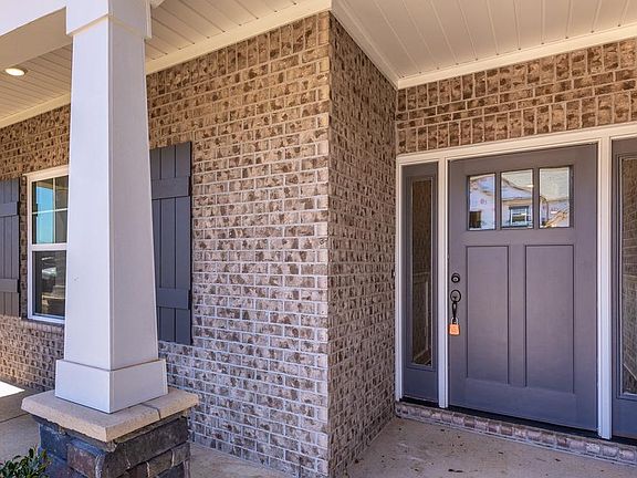 4th image of 230 Brier Estate Dr