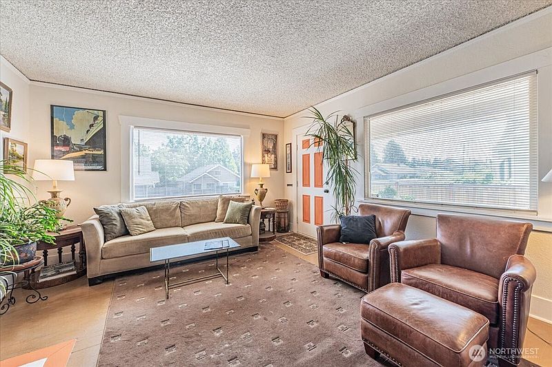 3rd image of 616 S Union Avenue