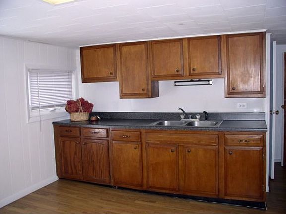 4th image of 1346 E 32nd St