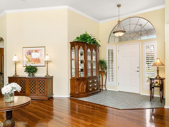 5th image of 311 Chase Oaks Pl