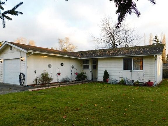 2nd image of 4504 132nd Pl NE