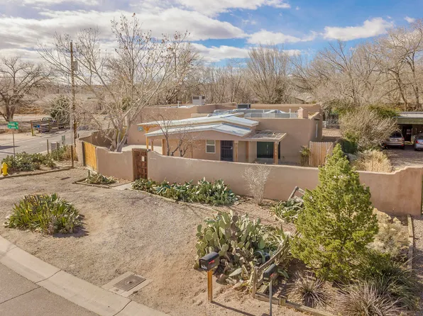 1601 Los Luceros Rd NW, Albuquerque, NM 87104