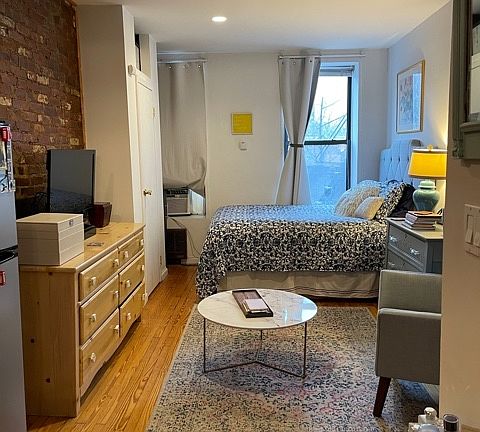 2nd image of 203 Chrystie St #2AB