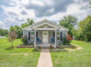 8532 Three Points Rd, Knoxville, TN 37924