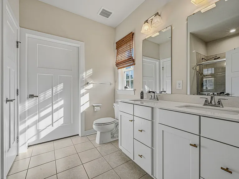 31420 Barefoot Cir — Photo 9