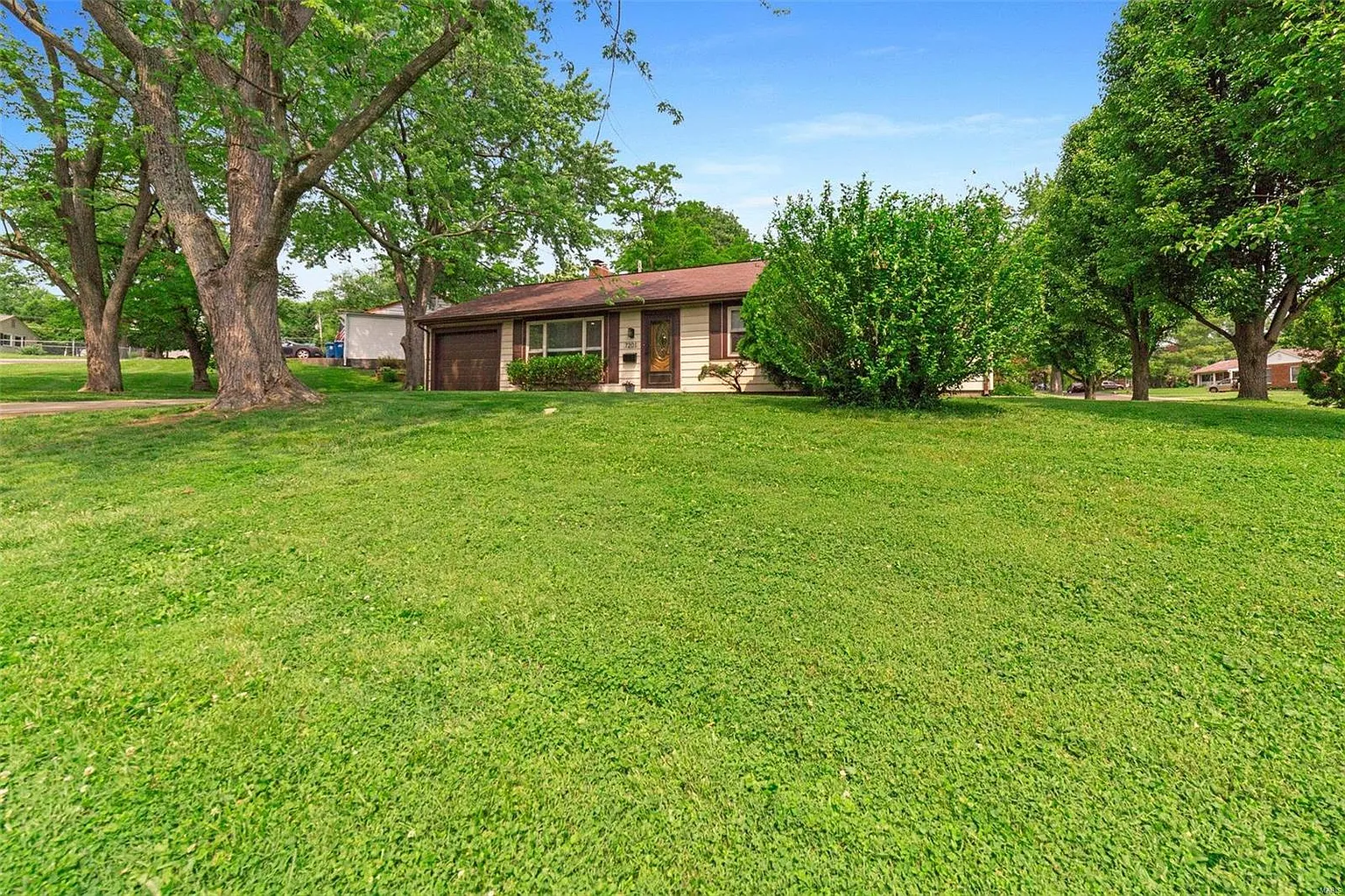 7201 Shellburne Dr photo 1