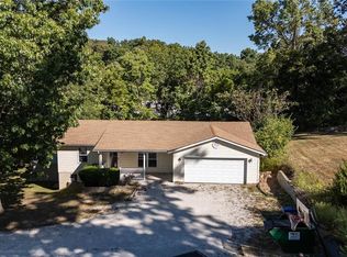 1660 Valley Dr, High Ridge, MO 63049