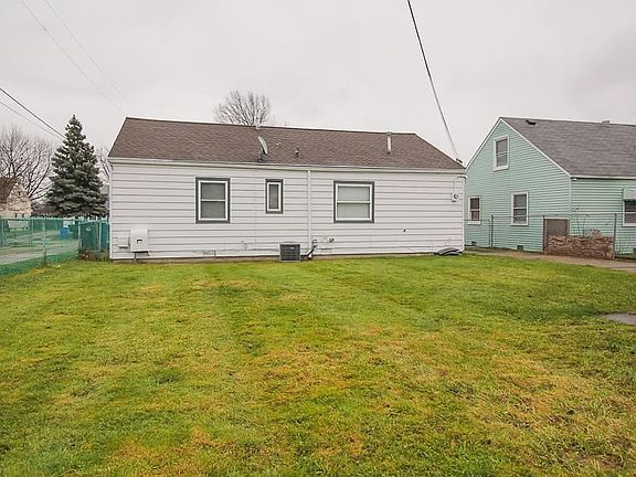 3rd image of 4186 W 144th St
