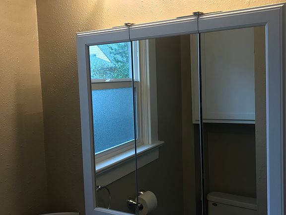 5th image of 301 SE Baker St APT 1