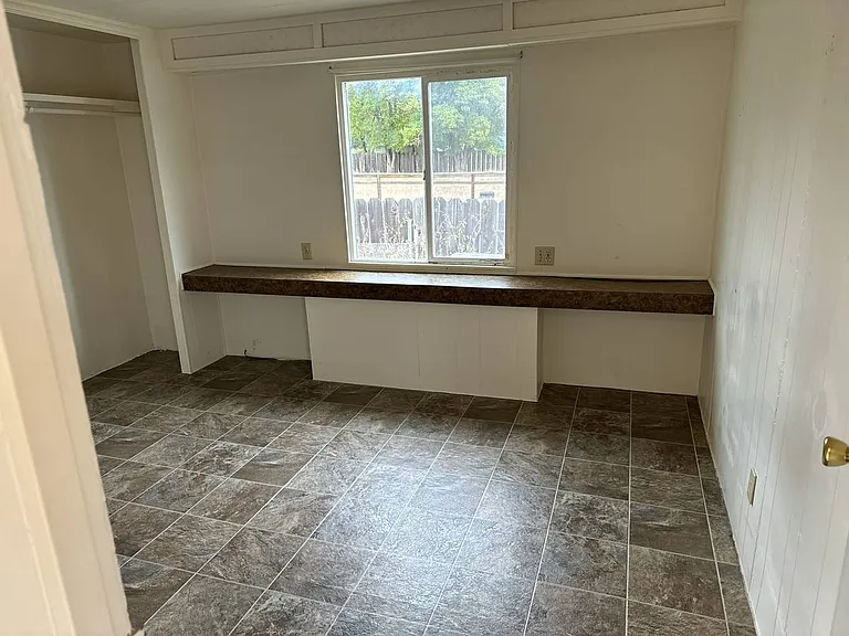 8504 E Evans Creek Rd — Photo 5