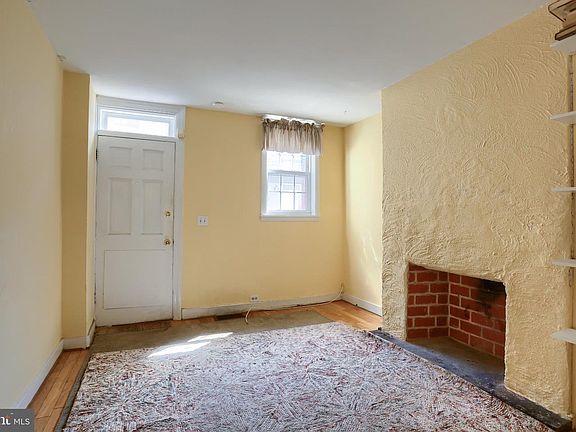 4th image of 604 Jasper St