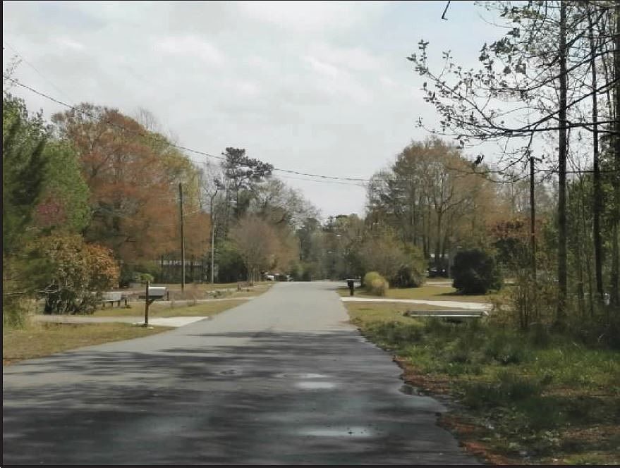 2nd image of 5500 Forest Ave