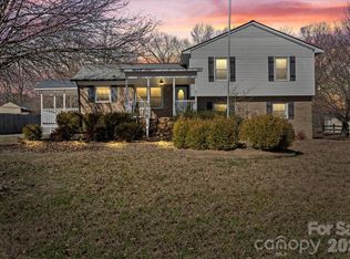 309 Catawba Cir N, Matthews, NC 28104