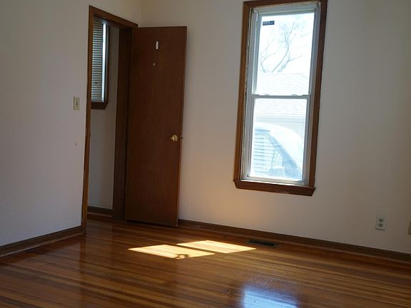 BEDROOM 12X13