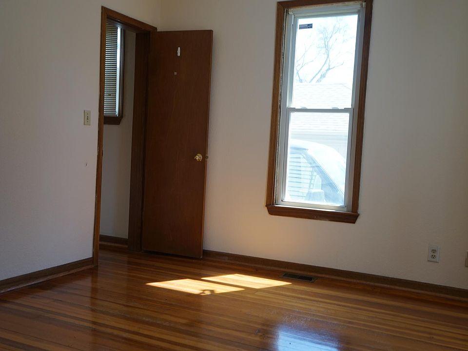 BEDROOM 12X13