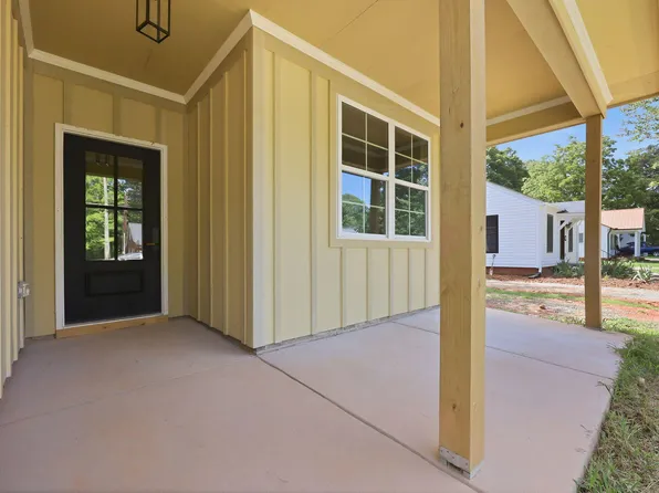 518 A N Charles St, Mebane, NC 27302