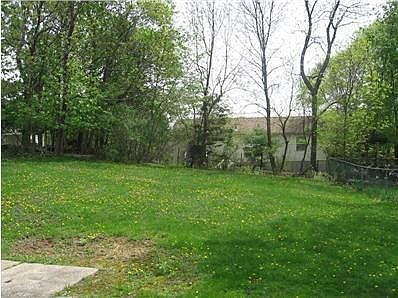 3rd image of 25 Dogwood Dr